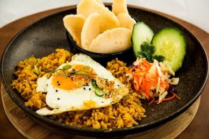 nasi goreng dengan telur