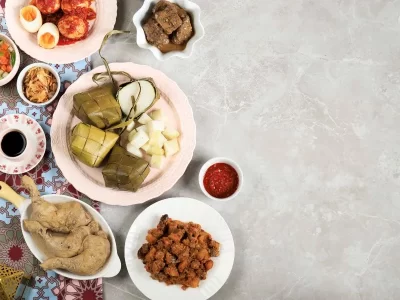 20 Makanan Khas Lebaran, Ada Makanan Utama Hingga Kue Lebaran!