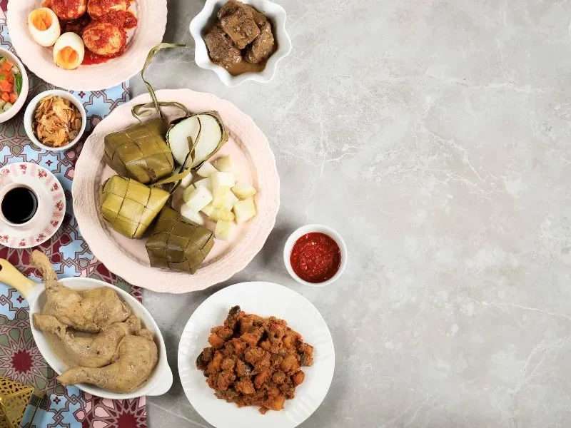 20 Makanan Khas Lebaran, Ada Makanan Utama Hingga Kue Lebaran!