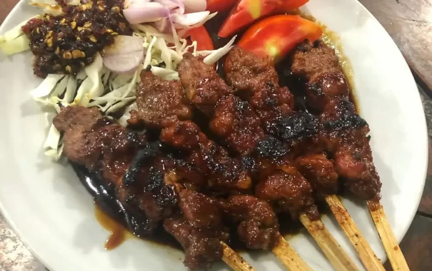 Pondok Sate H. Paijo: Menu, Harga, Fasilitas Lengkap dan Nyaman.